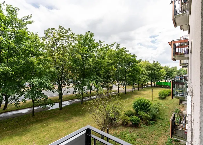 Green View Apartment With Balcony Winogrady By Noclegi Renters