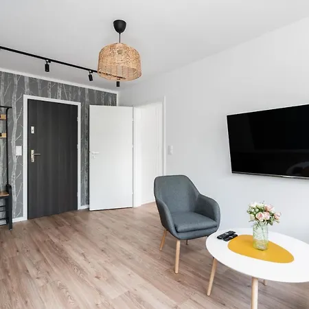 Green View Apartment With Balcony Winogrady By Noclegi Renters Poznan Exterior photo